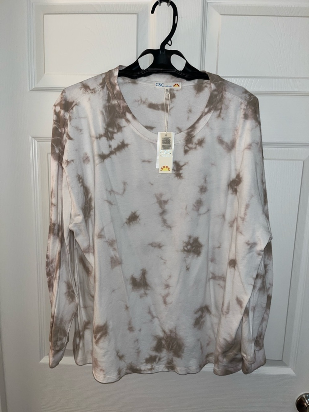 C&C California Beige and White Tie-Dye Long Sleeve Top